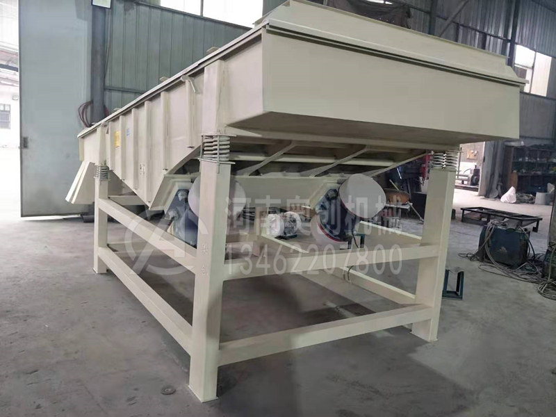 烘干砂直線振動篩分機(jī)如何選型?要考慮哪些因素?