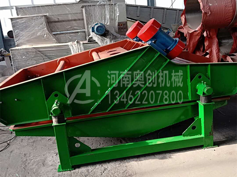 脫水篩網(wǎng)價格維護(hù)和維護(hù)料斗安裝在提升機(jī)中，不應(yīng)有偏轉(zhuǎn)導(dǎo)致套管碰撞