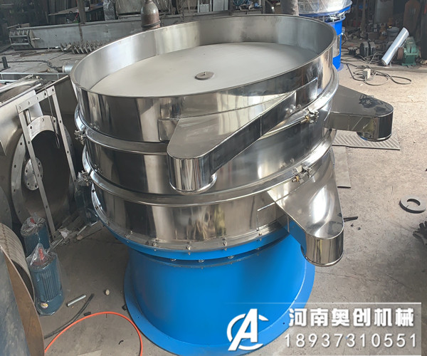 超細(xì)粉振動(dòng)篩生產(chǎn)時(shí)分粉塵逸散呢？該如何解決這一問題呢？