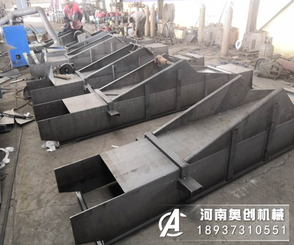 石英砂直線篩的的不同材質(zhì)大概價格是多少？