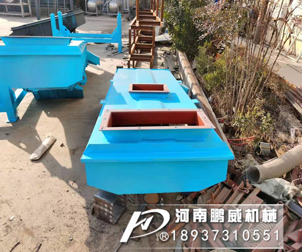 直線振動(dòng)篩出現(xiàn)和正常抖動(dòng)不同的頻率是什么原因？