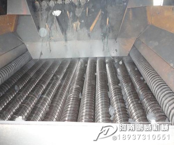 交叉篩和滾軸篩有哪些區(qū)別很多人都不理解是不是一直設(shè)備