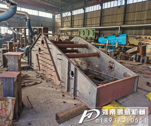 砂石振動(dòng)篩激振源一直往外甩油是什么原因？