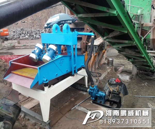 高頻振動(dòng)脫水篩在水洗機(jī)制砂生產(chǎn)線起到什么作用？