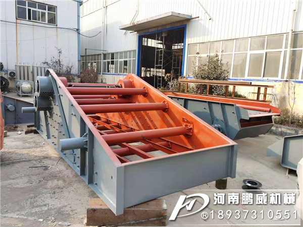 高頻振動(dòng)脫水篩在水洗機(jī)制砂生產(chǎn)線起到什么作用？