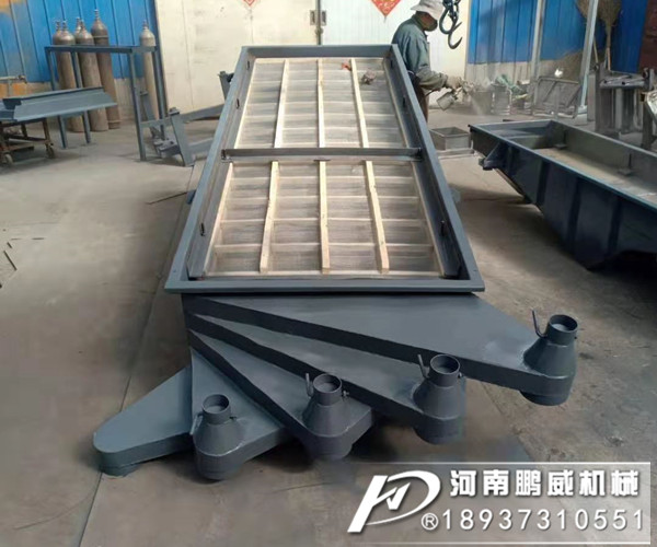 烘干砂直線振動篩篩網(wǎng)是怎么樣固定的？