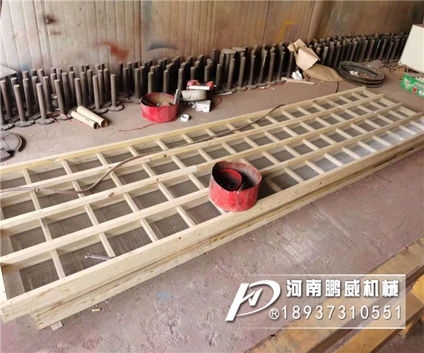 大中小顆粒直線篩分機每層篩網(wǎng)跟換有什么要注意的？