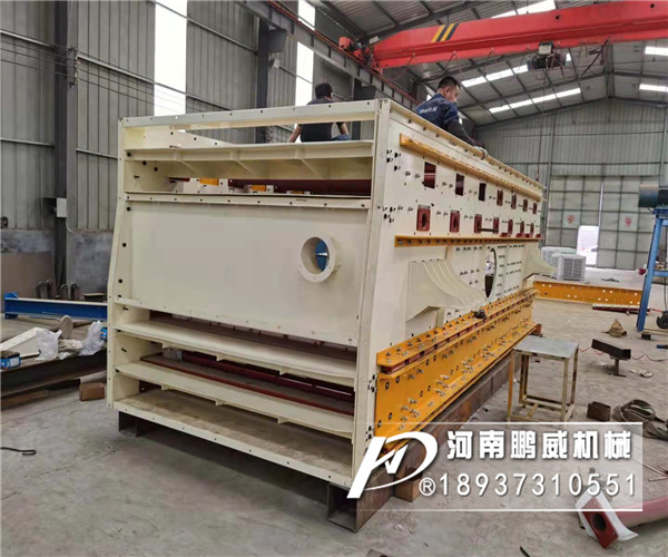 篩分不同規(guī)格的石子砂礫使用的振動(dòng)篩分設(shè)備介紹分類(lèi)