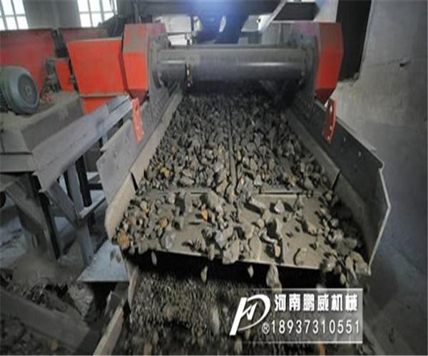 石頭粗料篩選用那種類(lèi)型振動(dòng)篩哪里有買(mǎi)的