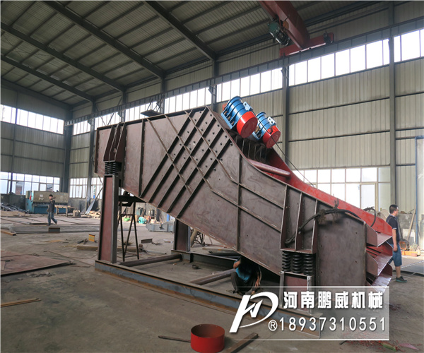 石頭粗料篩選用那種類(lèi)型振動(dòng)篩哪里有買(mǎi)的