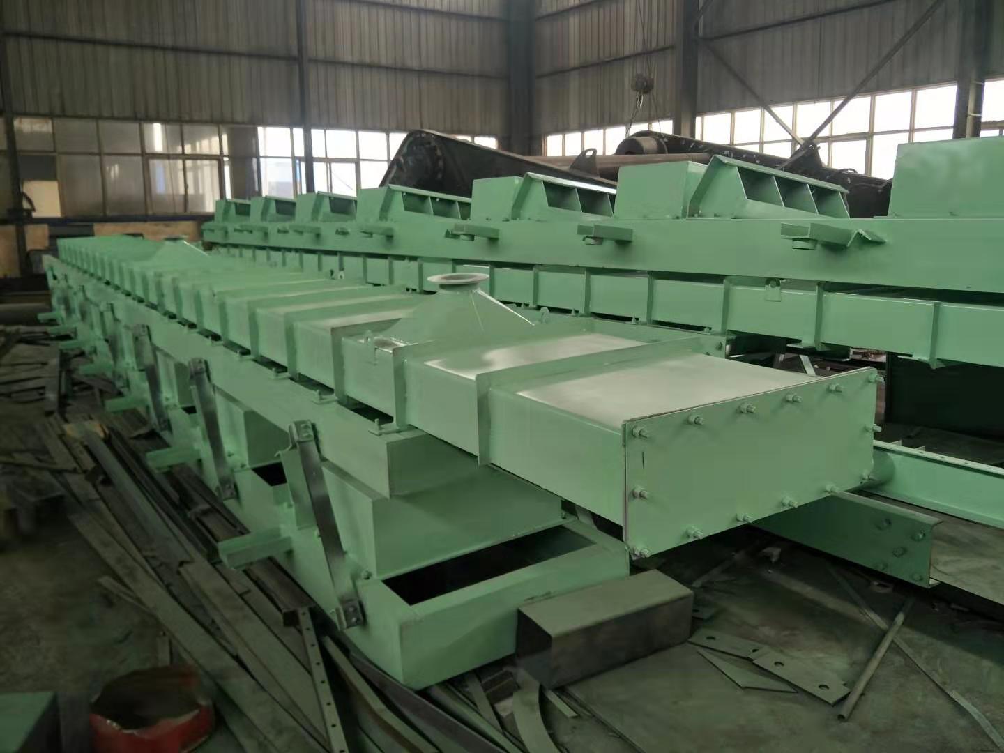 振動(dòng)輸送機(jī)