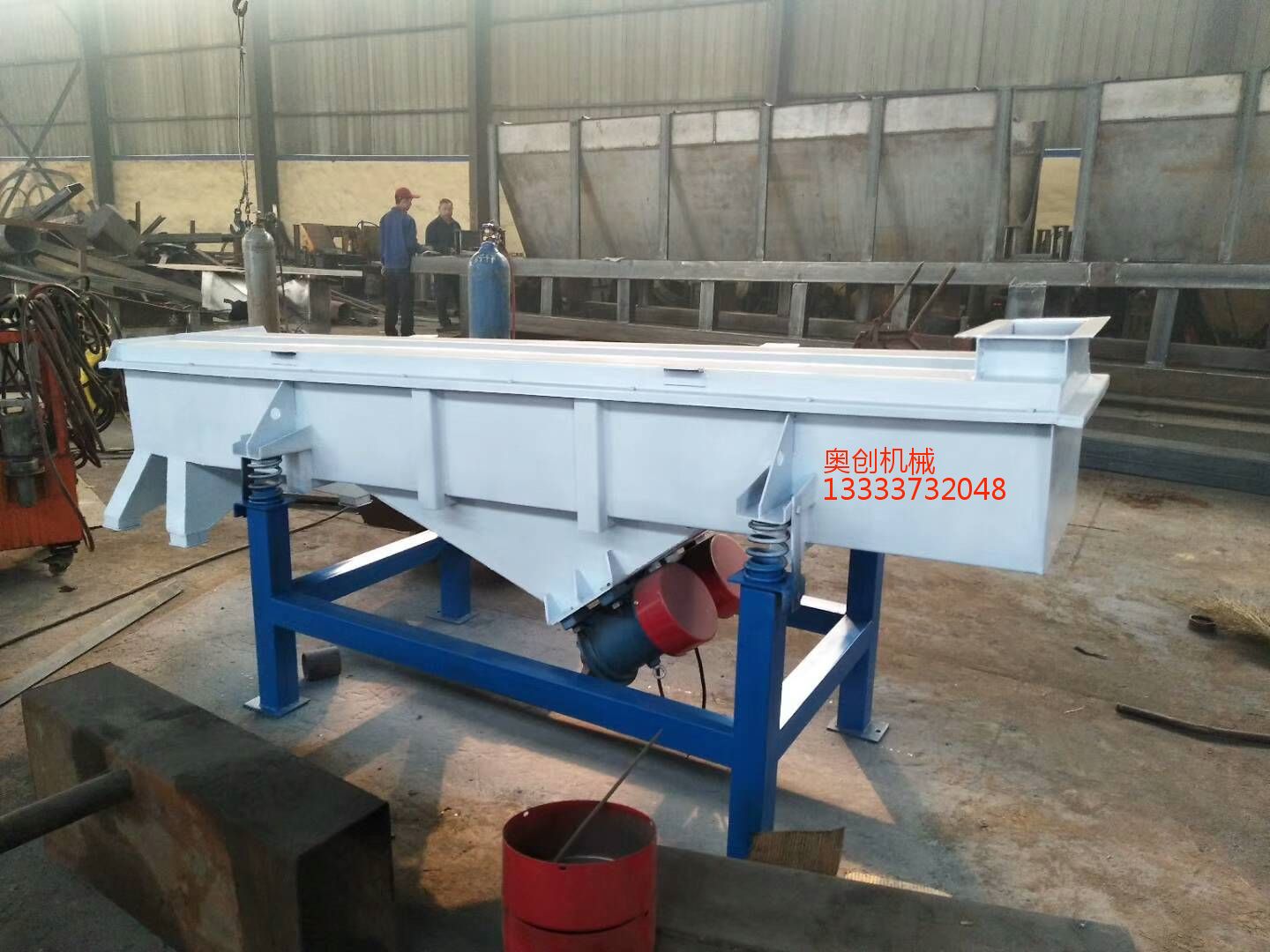 直線振動篩如何解決堵網(wǎng)問題？